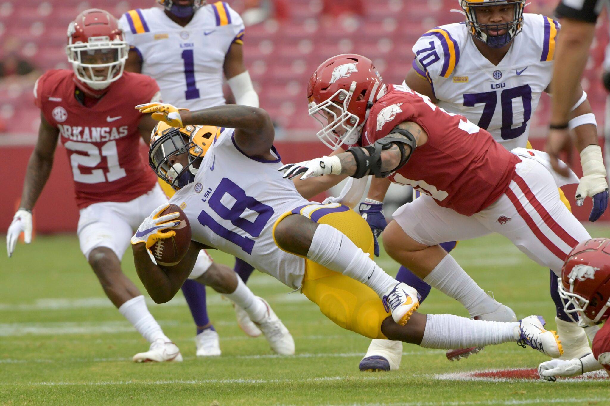 best football cleats for a linebacker