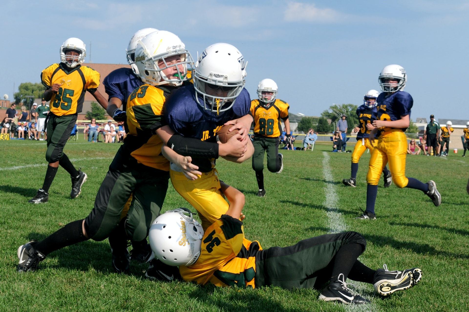 Consider the season to choose the suitable football shoulder pads