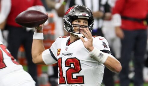 Top 10 Best Quarterbacks of All Time in NFL History