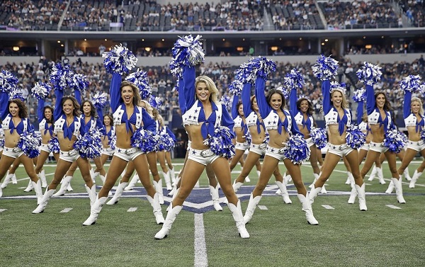 how much do dallas cowboy cheerleaders make