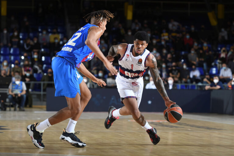 What Is Double Dribble In Basketball? An Ultimate Guide