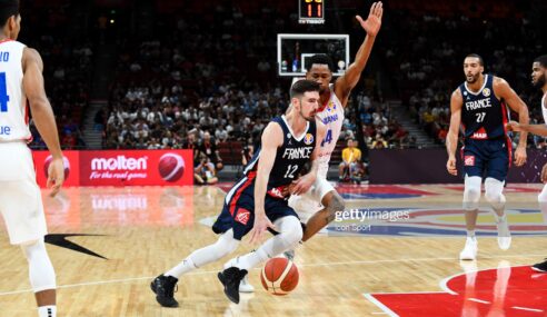 What Is Double Dribble In Basketball? An Ultimate Guide